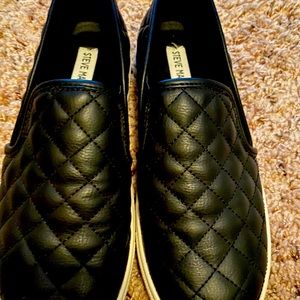EUC Steve Madden  ECENTRCQ black 8.5 shoe